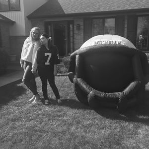 Meet your Posher, Alexis